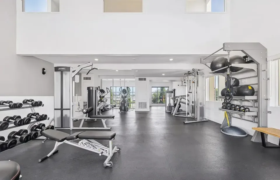 3 Bed 2 Bath Contemporary High-Rise Condo in Oxnard, CA - 5