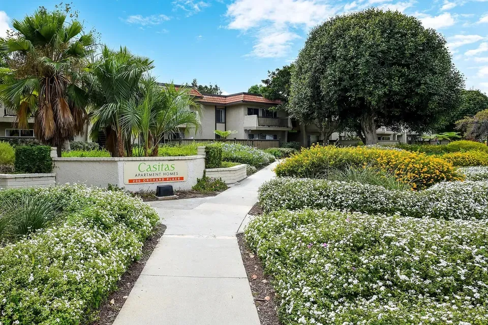 3 Bed 2 Bath Contemporary High-Rise Condo in Oxnard, CA - 1