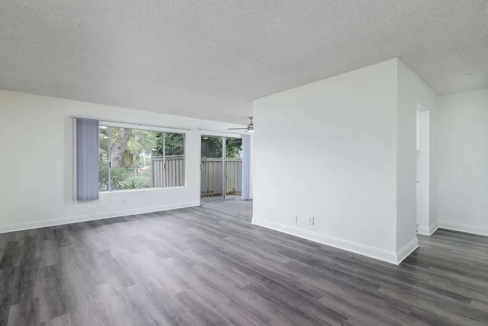 3 Bed 2 Bath Contemporary High-Rise Condo in Oxnard, CA - 3