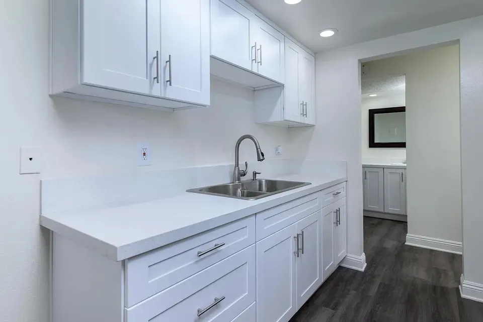 3 Bed 2 Bath Contemporary High-Rise Condo in Oxnard, CA - 4