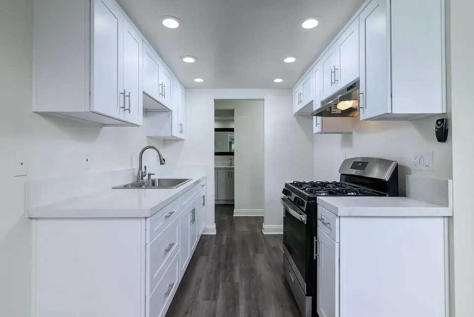 3 Bed 2 Bath Contemporary High-Rise Condo in Oxnard, CA - 5