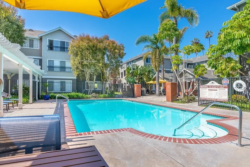 3 Bed 2 Bath Contemporary High-Rise Condo in Oxnard, CA - 1
