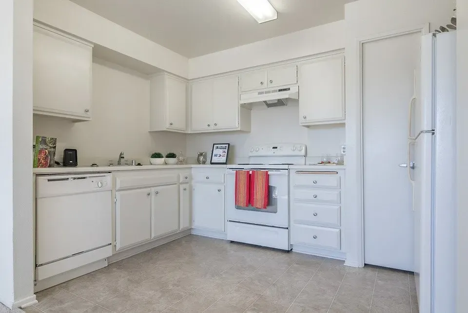 3 Bed 2 Bath Contemporary High-Rise Condo in Oxnard, CA - 3
