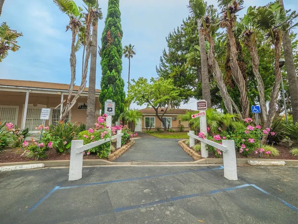 3 Bed 2 Bath Contemporary High-Rise Condo in Oxnard, CA - 3