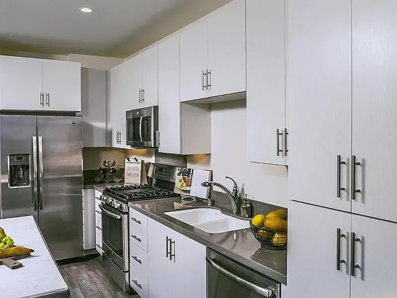 3 Bed 2 Bath Contemporary High-Rise Condo in Oxnard, CA - 5