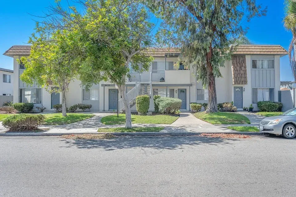 3 Bed 2 Bath Contemporary High-Rise Condo in Oxnard, CA - 3