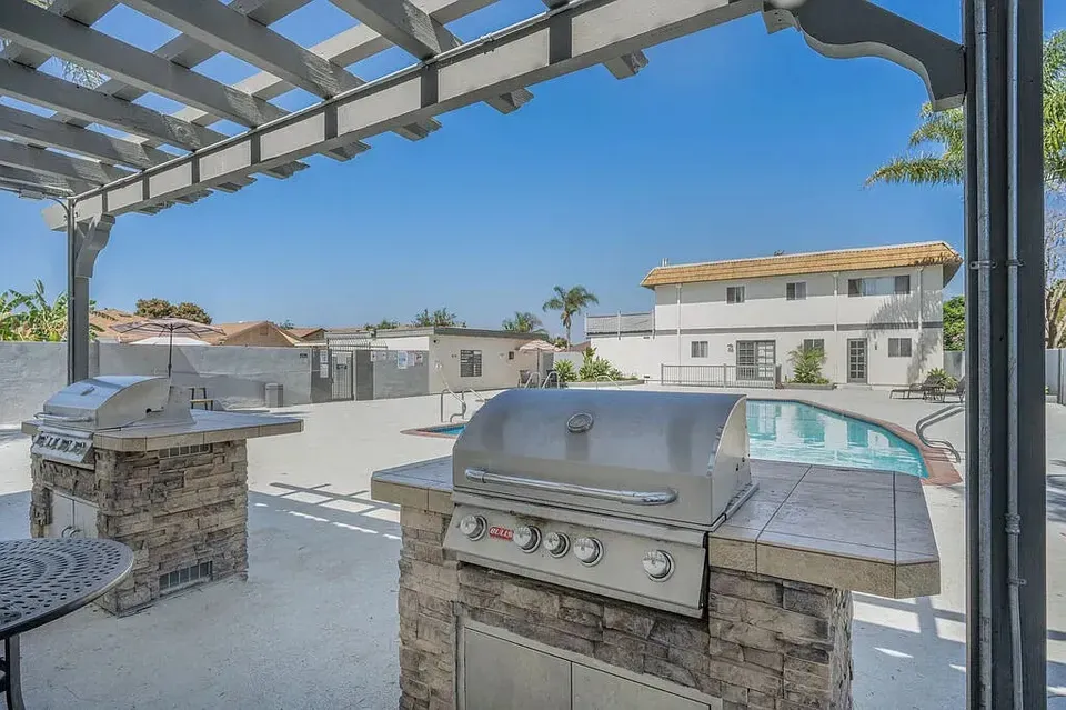 3 Bed 2 Bath Contemporary High-Rise Condo in Oxnard, CA - 5