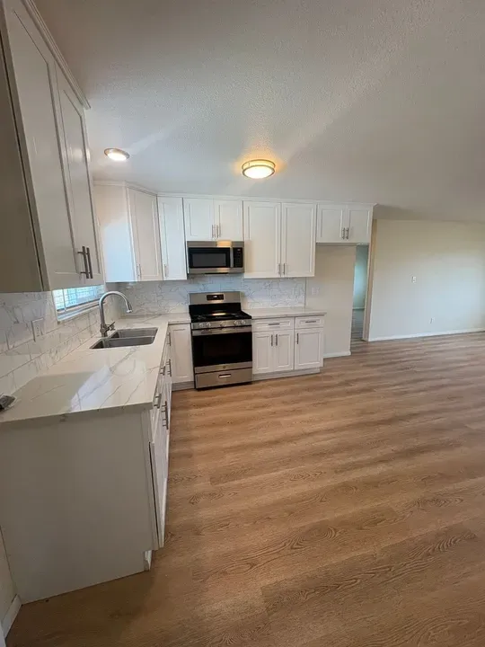 3 Bed 2 Bath Contemporary High-Rise Condo in Oxnard, CA