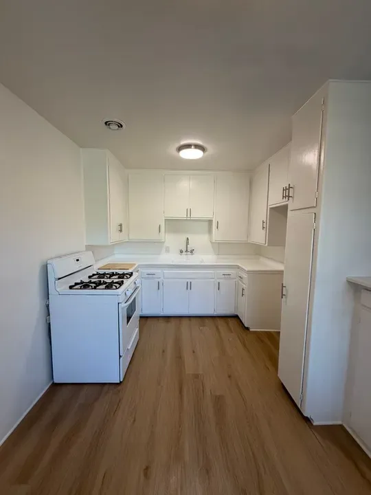 3 Bed 2 Bath Contemporary High-Rise Condo in Oxnard, CA