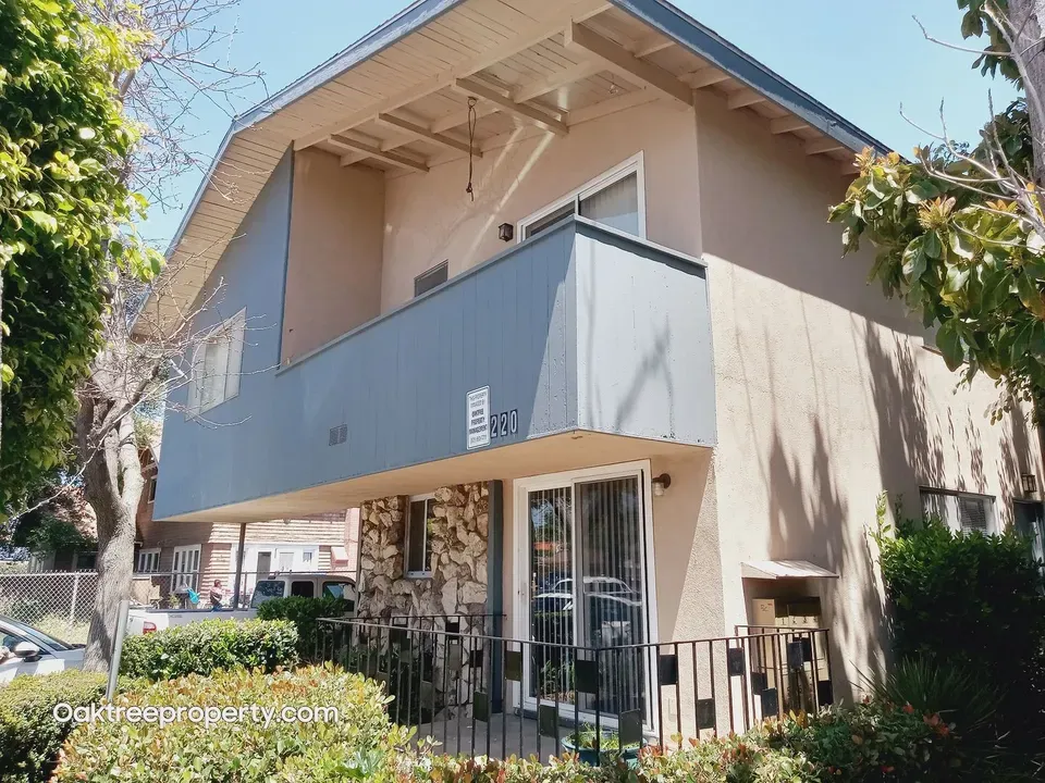 3 Bed 2 Bath Contemporary High-Rise Condo in Oxnard, CA