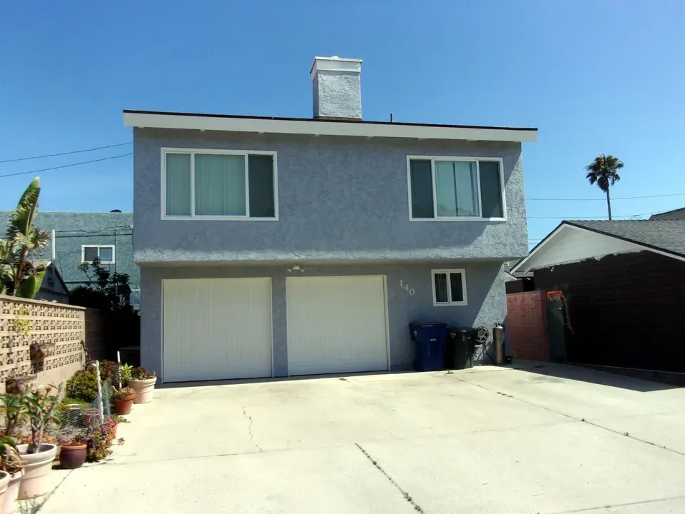 3 Bed 2 Bath Contemporary High-Rise Condo in Oxnard, CA