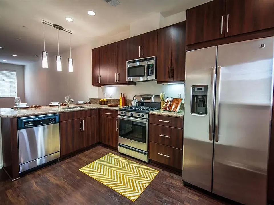 3 Bed 2 Bath Contemporary High-Rise Condo in Oxnard, CA - 4