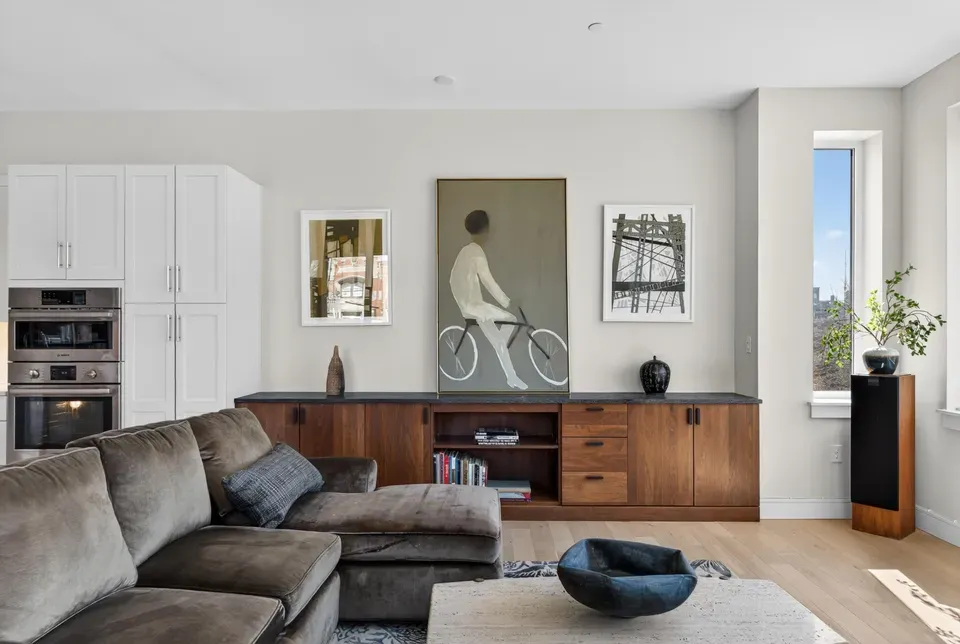 3 Bed 2 Bath Contemporary High-Rise Condo in Portland, ME - 2