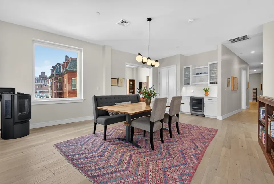 3 Bed 2 Bath Contemporary High-Rise Condo in Portland, ME - 4