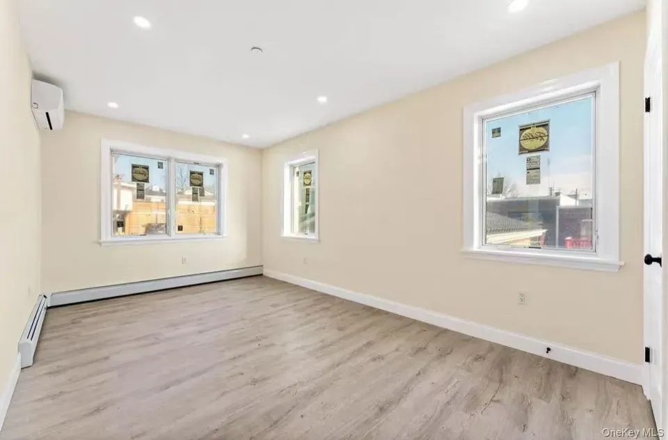 3 Bed 2 Bath Contemporary High-Rise Condo in Queens, NY - 5