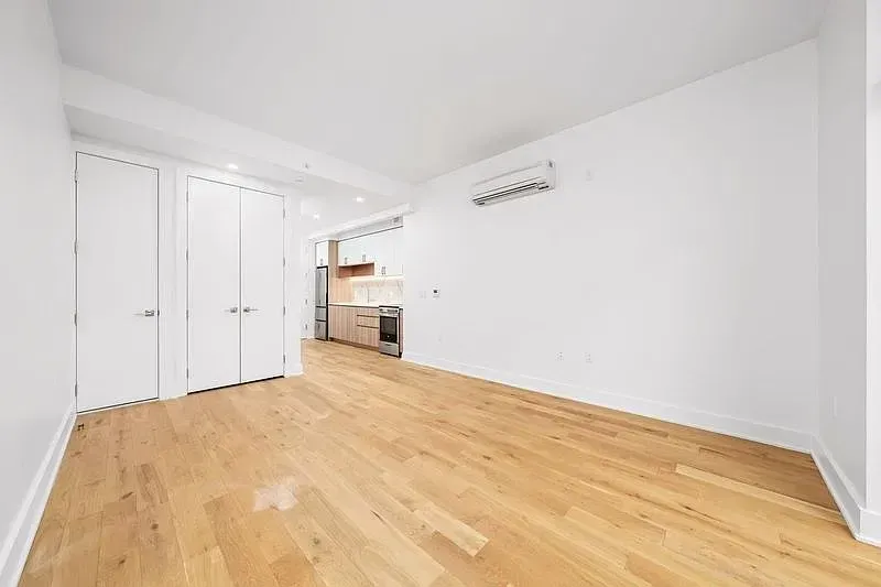 3 Bed 2 Bath Contemporary High-Rise Condo in Queens, NY - 1