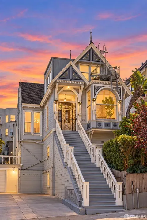3 Bed 2 Bath Contemporary High-Rise Condo in San Francisco, CA - 1