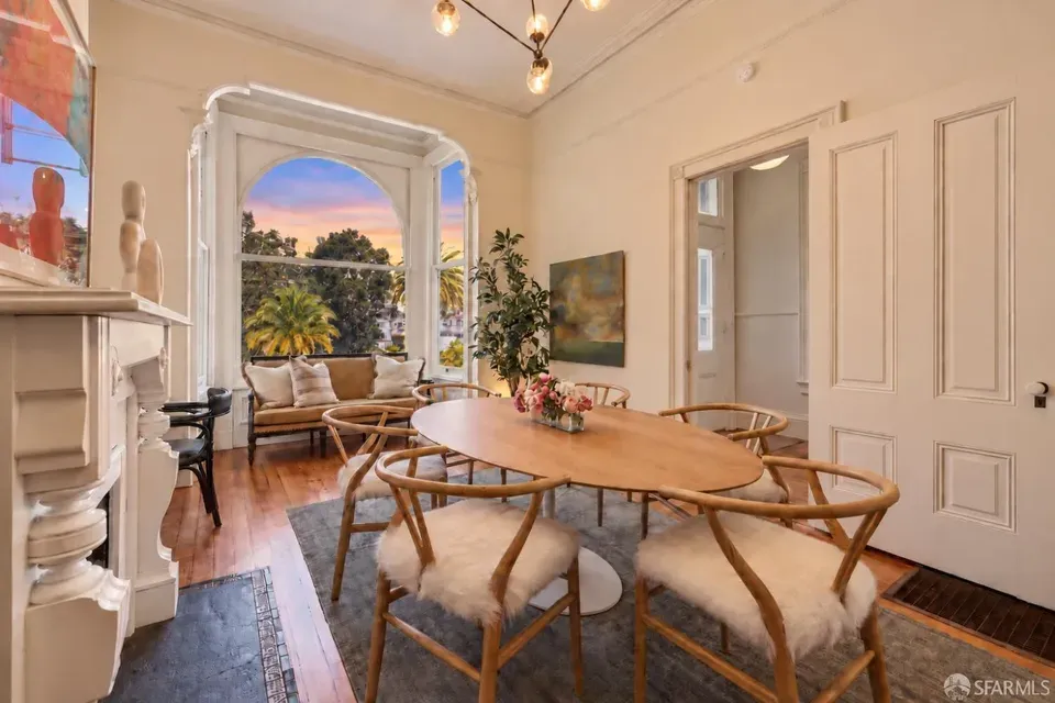 3 Bed 2 Bath Contemporary High-Rise Condo in San Francisco, CA - 4