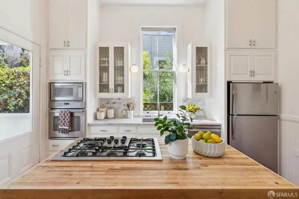 3 Bed 2 Bath Contemporary High-Rise Condo in San Francisco, CA - 5