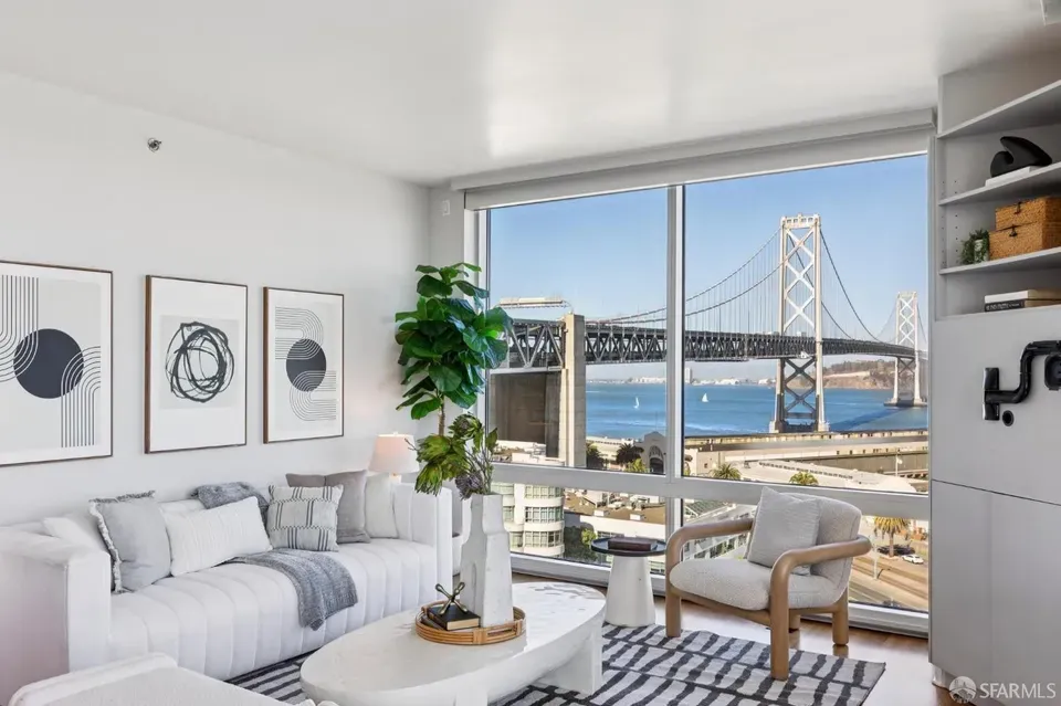 3 Bed 2 Bath Contemporary High-Rise Condo in San Francisco, CA - 4