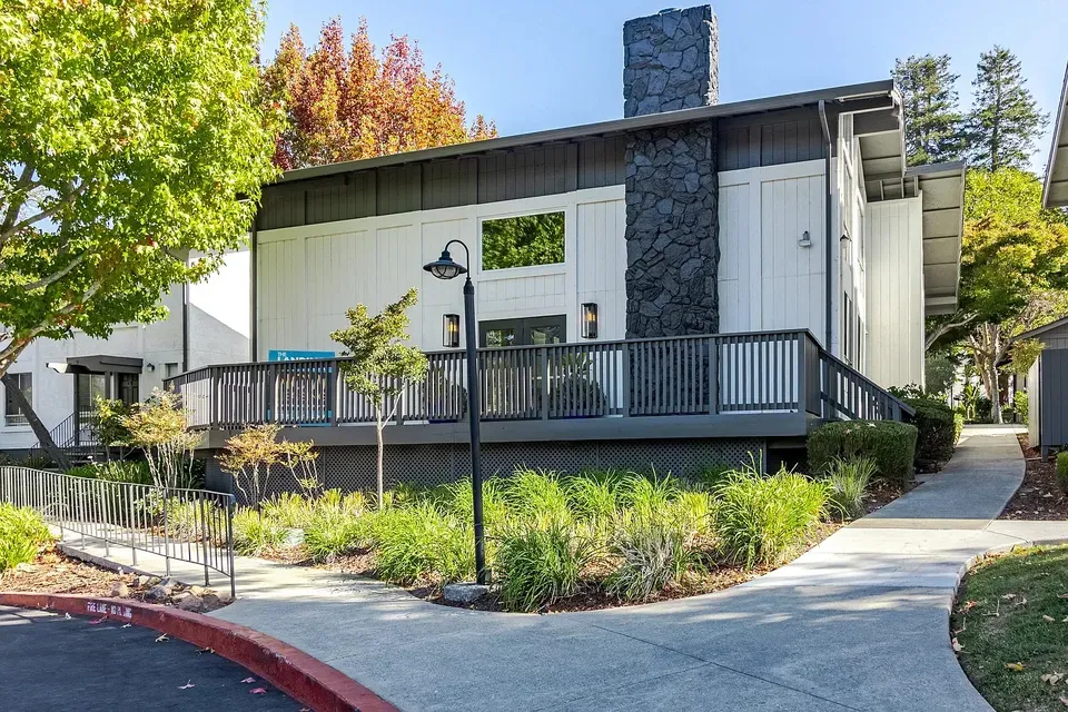3 Bed 2 Bath Contemporary High-Rise Condo in Santa Cruz, CA - 2