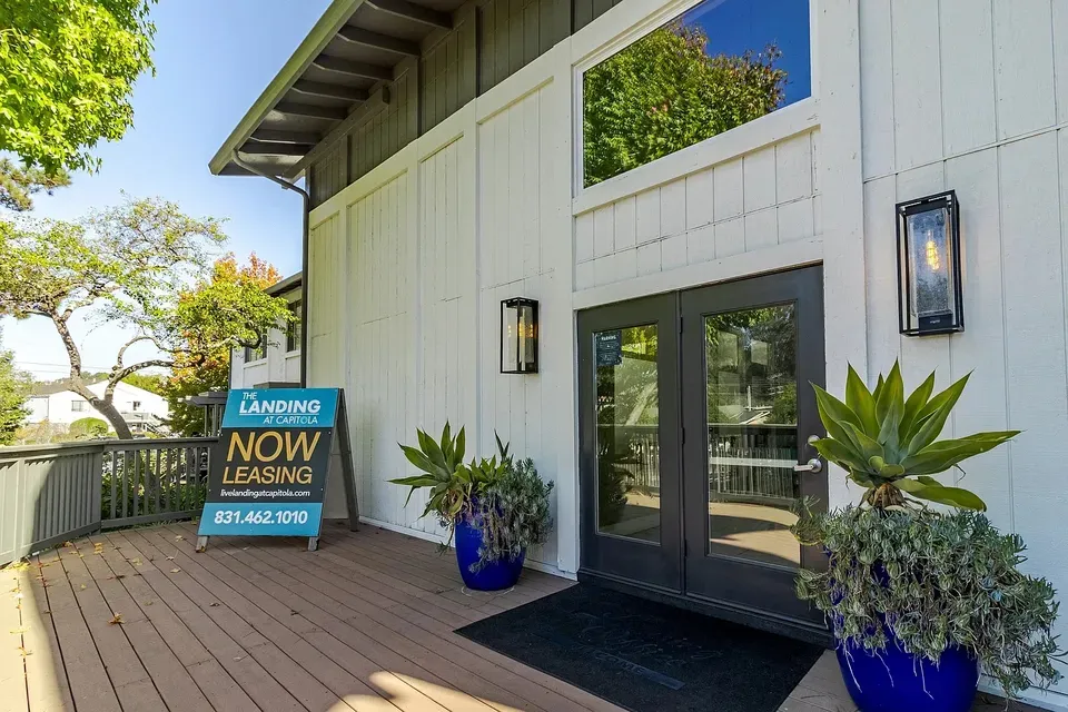 3 Bed 2 Bath Contemporary High-Rise Condo in Santa Cruz, CA - 4