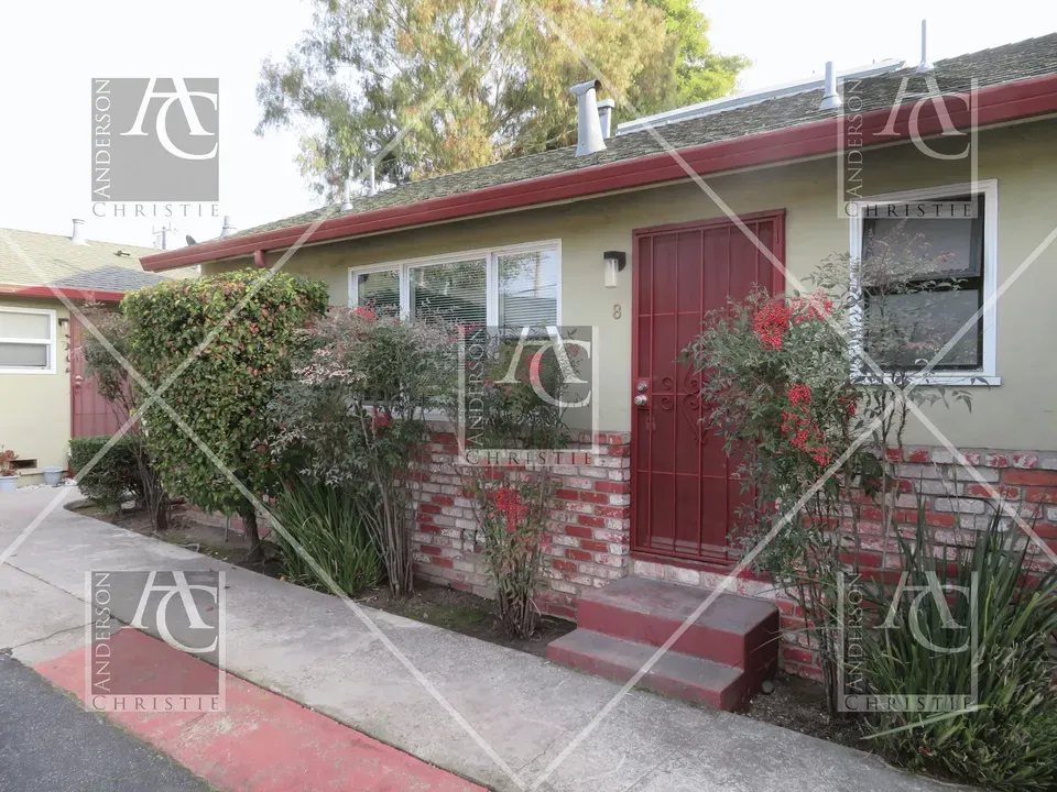 3 Bed 2 Bath Contemporary High-Rise Condo in Santa Cruz, CA