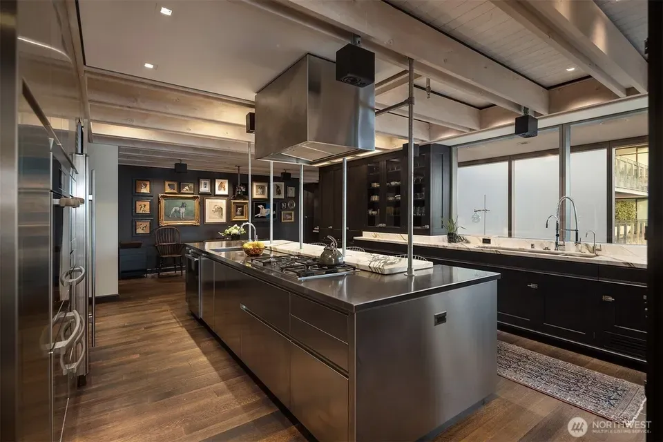 3 Bed 2 Bath Contemporary High-Rise Condo in Seattle, WA - 3
