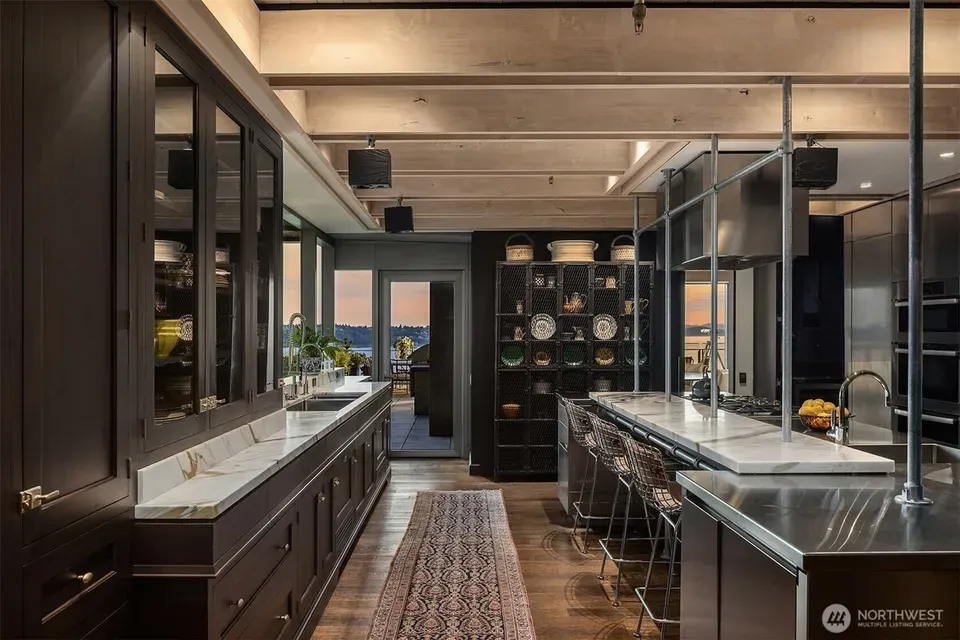 3 Bed 2 Bath Contemporary High-Rise Condo in Seattle, WA - 5