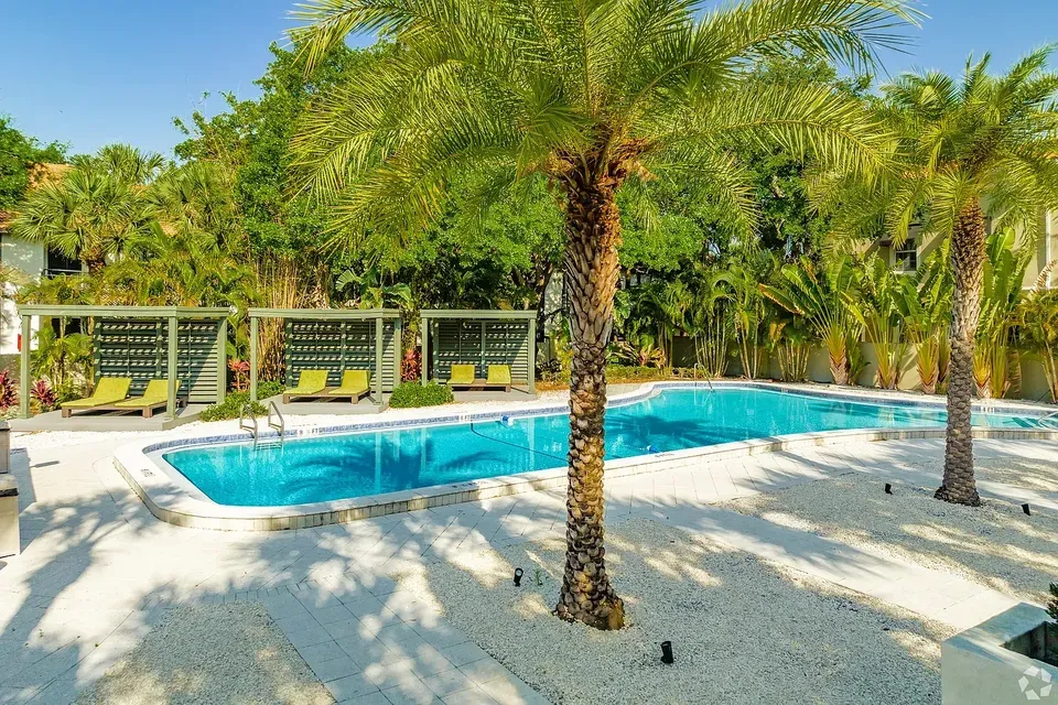 3 Bed 2 Bath Contemporary High-Rise Condo in Tampa, FL - 1