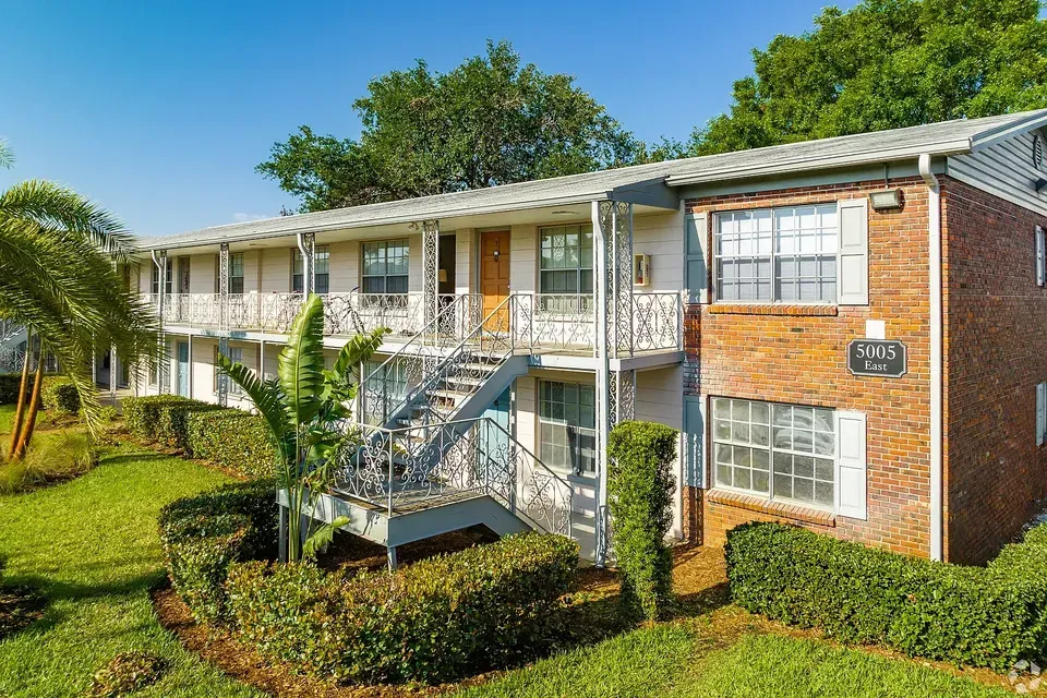 3 Bed 2 Bath Contemporary High-Rise Condo in Tampa, FL - 4