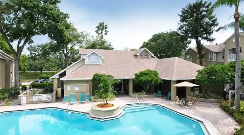 3 Bed 2 Bath Contemporary High-Rise Condo in Tampa, FL - 2
