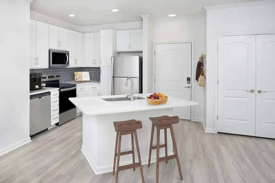3 Bed 2 Bath Contemporary High-Rise Condo in Tampa, FL - 5