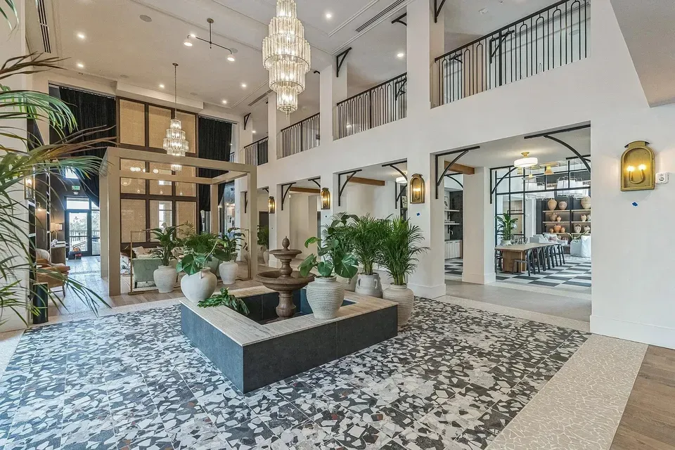 3 Bed 2 Bath Contemporary High-Rise Condo in Tampa, FL - 1