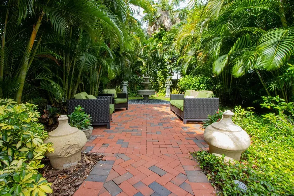 3 Bed 2 Bath Contemporary High-Rise Condo in Tampa, FL - 4