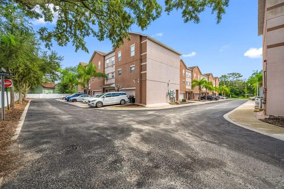 3 Bed 2 Bath Contemporary High-Rise Condo in Tampa, FL