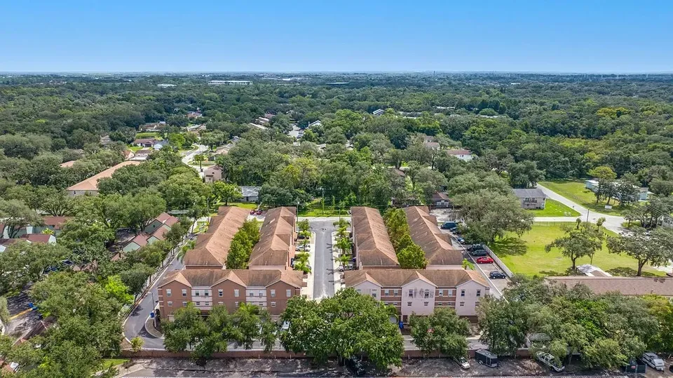 3 Bed 2 Bath Contemporary High-Rise Condo in Tampa, FL - 4