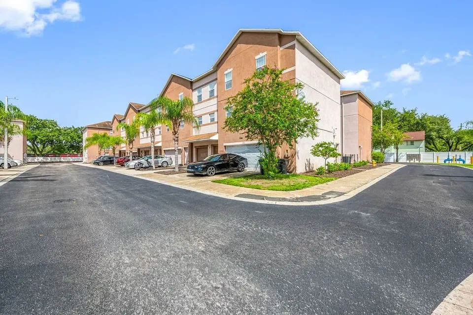 3 Bed 2 Bath Contemporary High-Rise Condo in Tampa, FL - 5