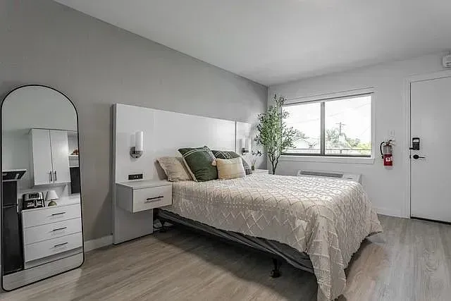 3 Bed 2 Bath Contemporary High-Rise Condo in Tampa, FL - 4