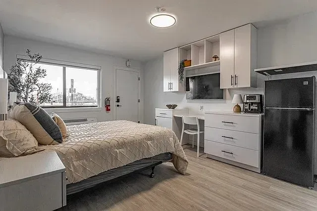 3 Bed 2 Bath Contemporary High-Rise Condo in Tampa, FL - 5