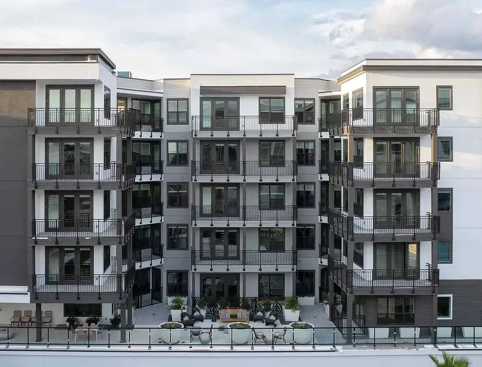 3 Bed 2 Bath Contemporary High-Rise Condo in Tampa, FL - 2