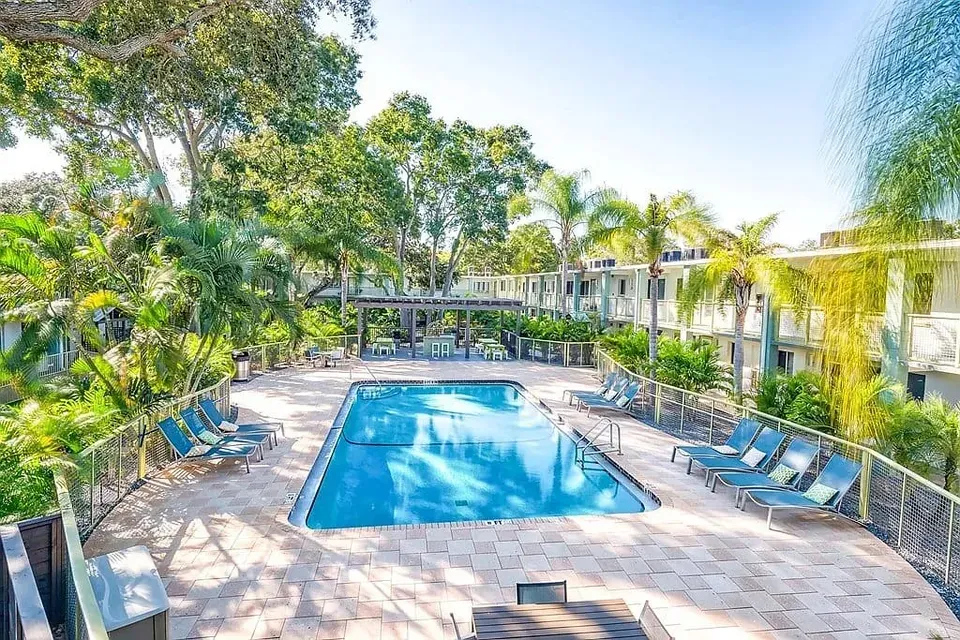 3 Bed 2 Bath Contemporary High-Rise Condo in Tampa, FL - 1