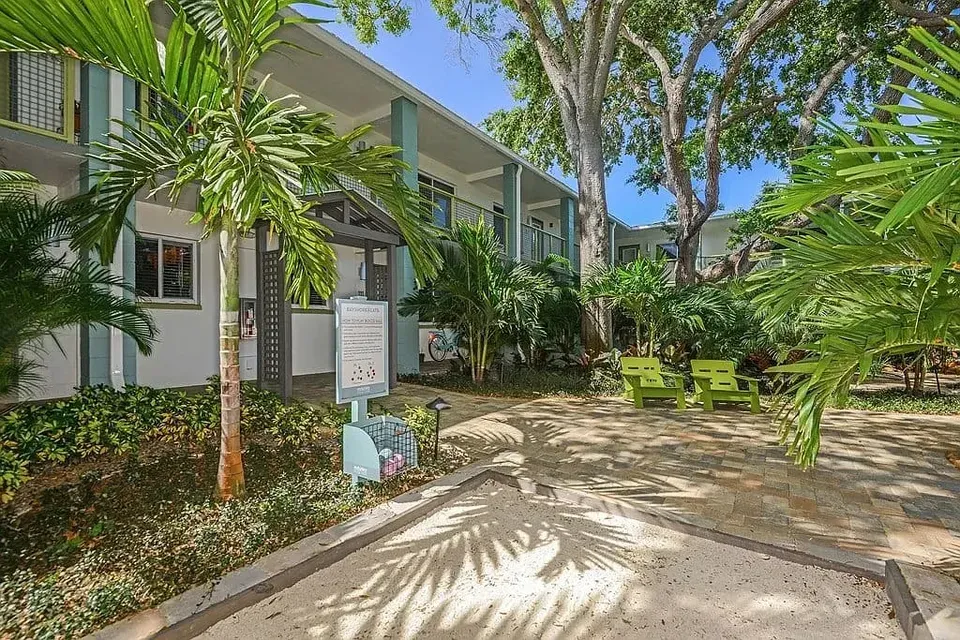 3 Bed 2 Bath Contemporary High-Rise Condo in Tampa, FL - 5
