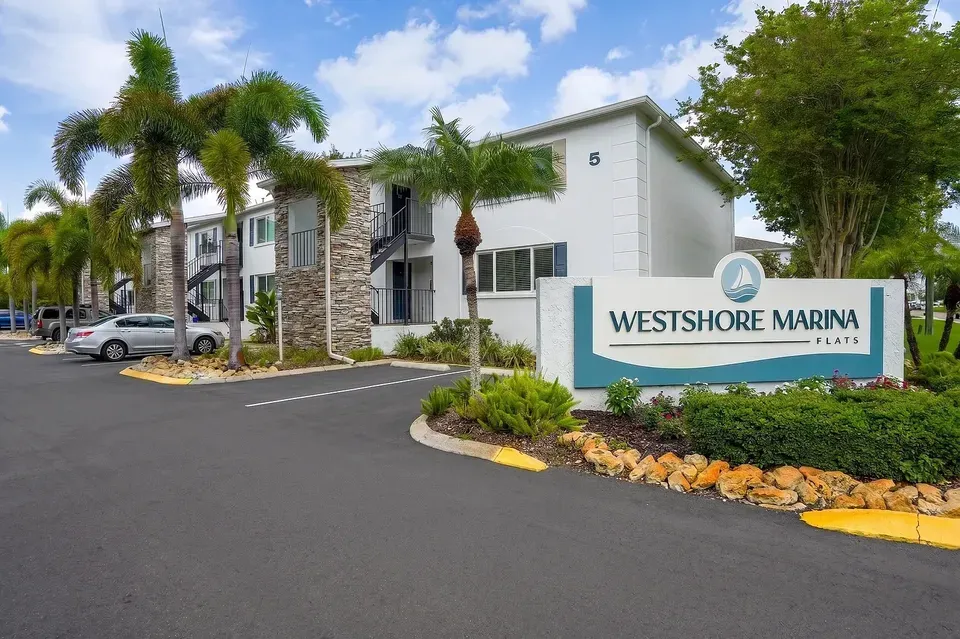 3 Bed 2 Bath Contemporary High-Rise Condo in Tampa, FL - 1