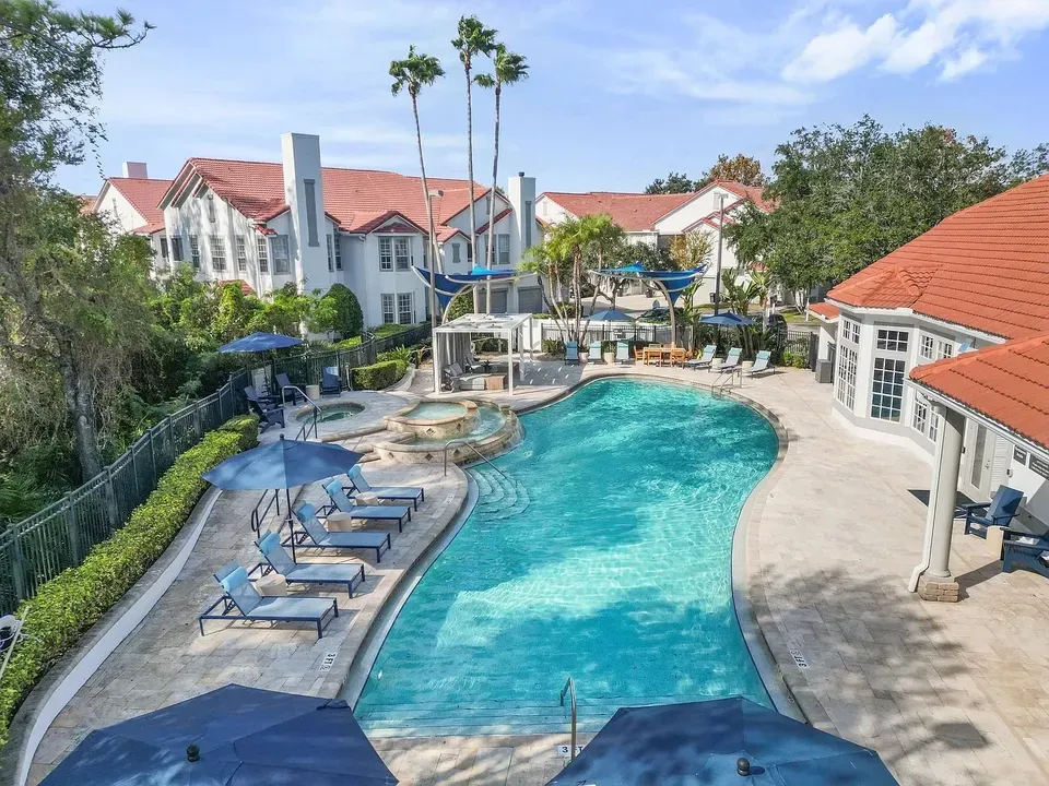 3 Bed 2 Bath Contemporary High-Rise Condo in Tampa, FL - 4