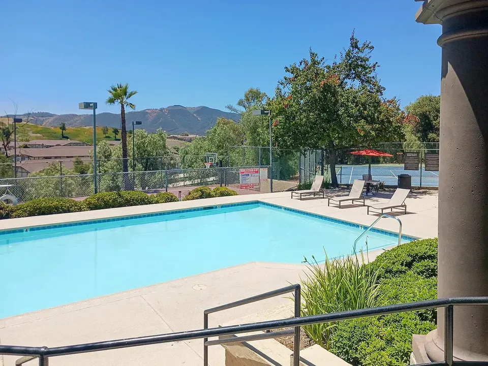 3 Bed 2 Bath Contemporary High-Rise Condo in Temecula, CA - 1