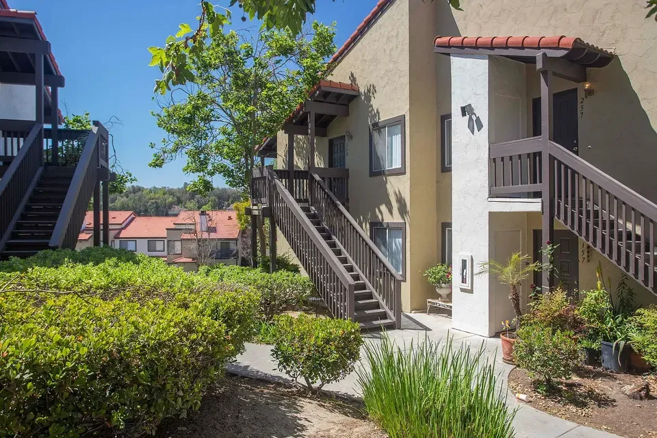 3 Bed 2 Bath Contemporary High-Rise Condo in Temecula, CA - 2