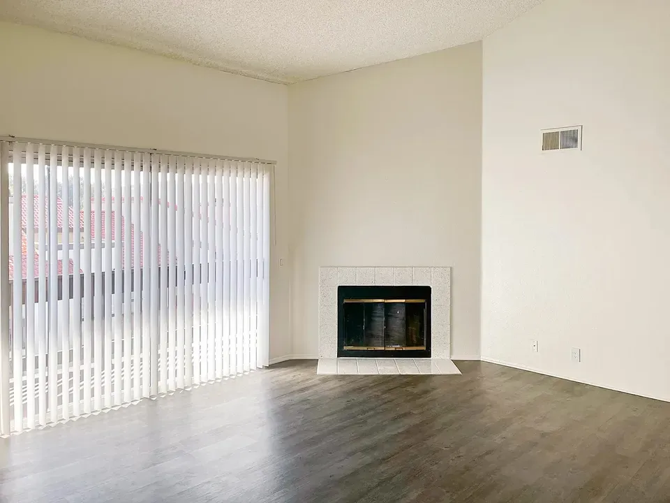 3 Bed 2 Bath Contemporary High-Rise Condo in Temecula, CA - 5