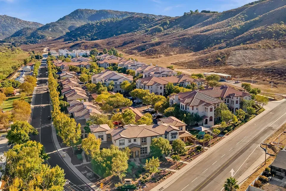 3 Bed 2 Bath Contemporary High-Rise Condo in Temecula, CA - 1