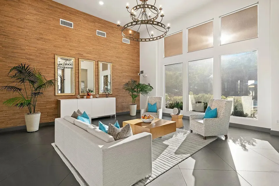 3 Bed 2 Bath Contemporary High-Rise Condo in Temecula, CA - 4